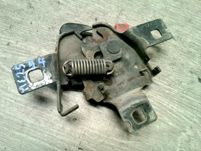 bontott SEAT CORDOBA I Motorháztető Zárszerkezet