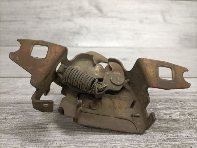 bontott SEAT CORDOBA I Motorháztető Zárszerkezet