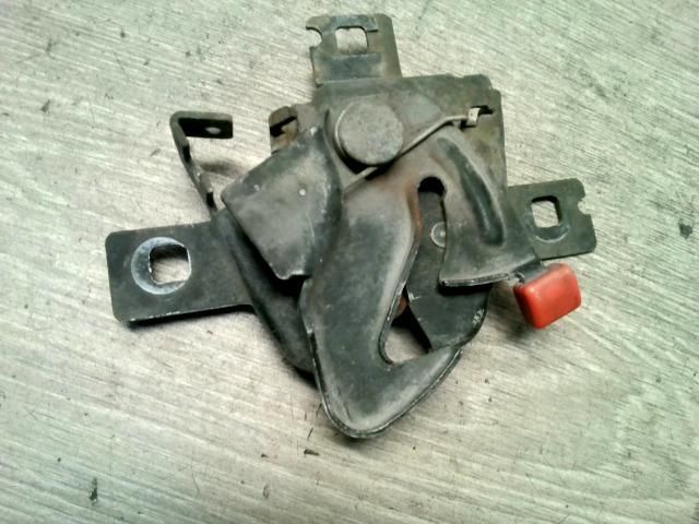 bontott SEAT CORDOBA I Motorháztető Zárszerkezet