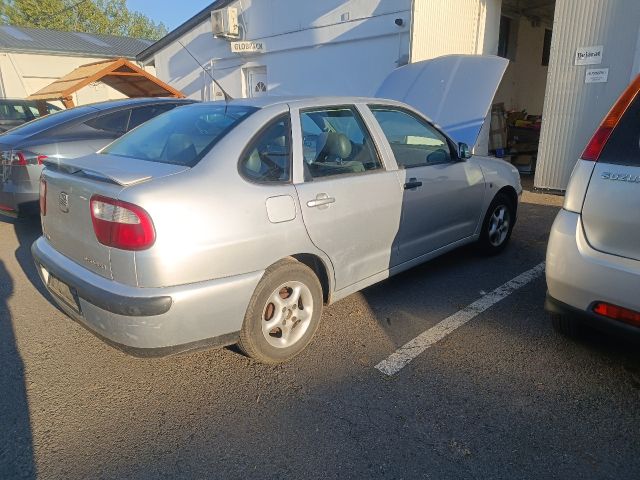 bontott SEAT CORDOBA I Motorháztető