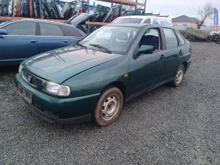 bontott SEAT CORDOBA I Rádió / CD