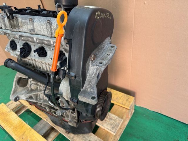 bontott SEAT CORDOBA II Motor (Fűzött blokk hengerfejjel)