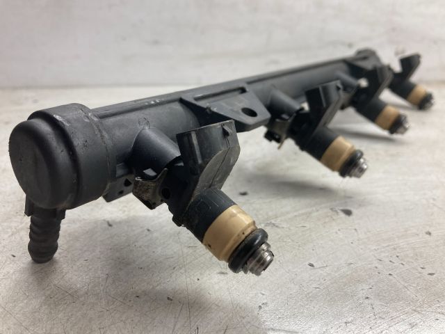 bontott SEAT CORDOBA II Porlasztó Sor / Híd