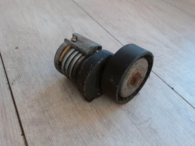 bontott SEAT CORDOBA II Szíjfeszítő Görgő