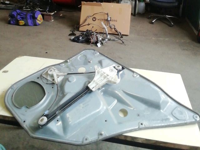 bontott SEAT CORDOBA II Bal hátsó Ablakemelő Szerkezet (Mechanikus)