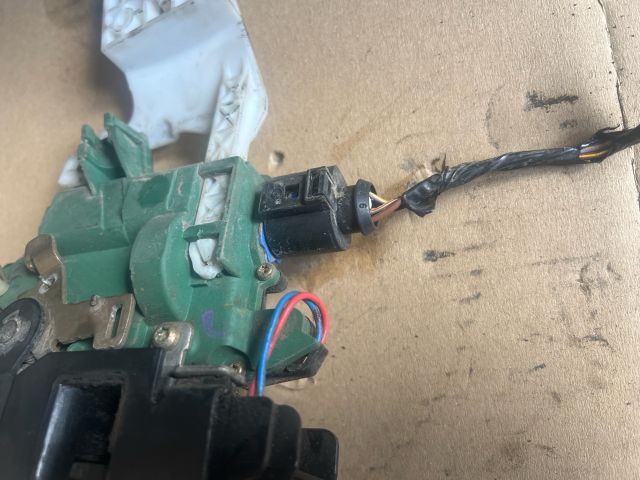 bontott SEAT CORDOBA II Bal hátsó Ajtózár