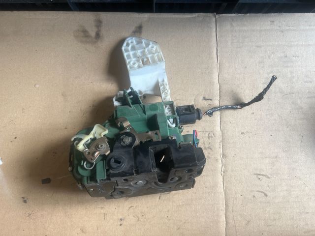 bontott SEAT CORDOBA II Bal hátsó Ajtózár