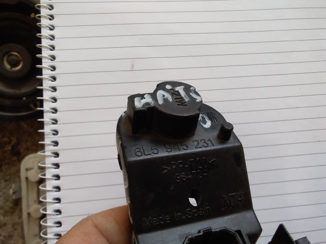 bontott SEAT CORDOBA II Bal Hátsó Lámpa Foglalat