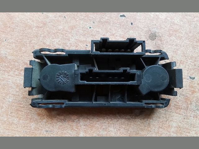 bontott SEAT CORDOBA II Bal Hátsó Lámpa Foglalat