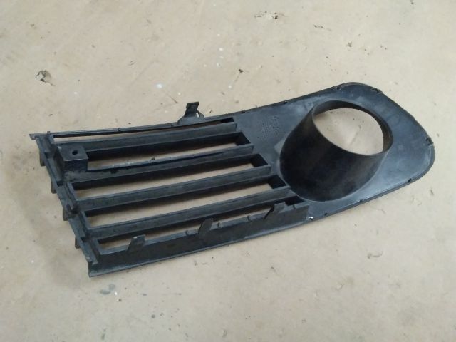 bontott SEAT CORDOBA II Bal Ködlámpa Rács