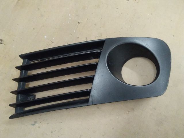 bontott SEAT CORDOBA II Bal Ködlámpa Rács