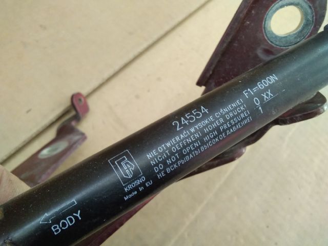 bontott SEAT CORDOBA II Csomagtérajtó Jobb Zsanér