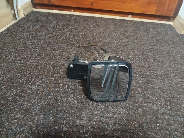 bontott SEAT CORDOBA II Csomagtérajtó Kapcsoló