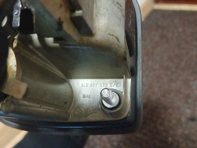 bontott SEAT CORDOBA II Csomagtérajtó Kapcsoló