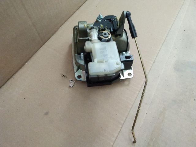 bontott SEAT CORDOBA II Csomagtérajtó Kilincs