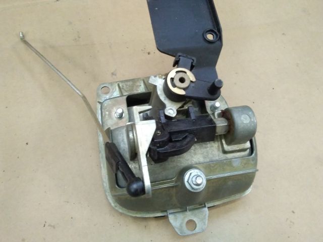 bontott SEAT CORDOBA II Csomagtérajtó Kilincs