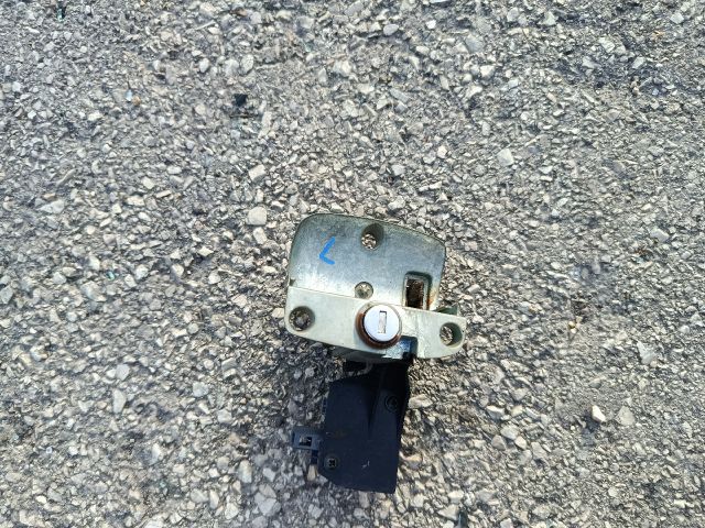 bontott SEAT CORDOBA II Csomagtérajtó Zárbetét