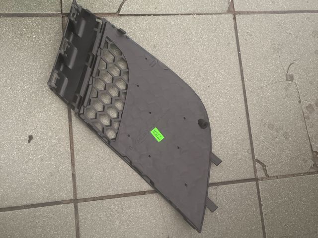 bontott SEAT CORDOBA II Első Lökhárító Jobb Díszrács