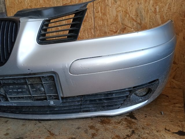 bontott SEAT CORDOBA II Első Lökhárító (Részeivel)