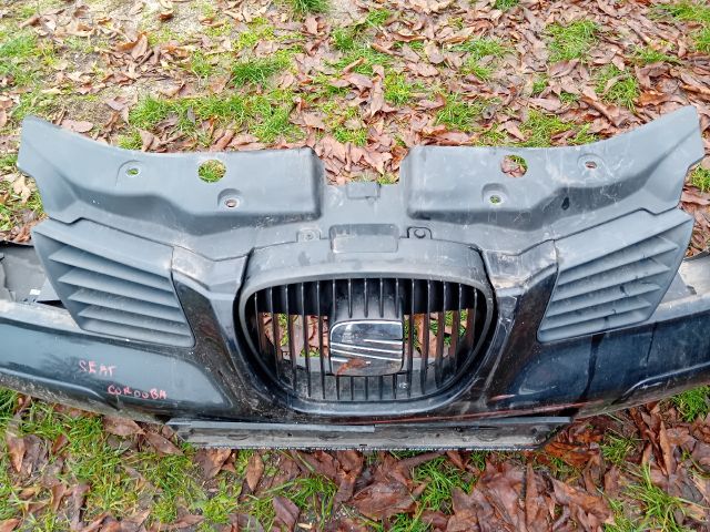 bontott SEAT CORDOBA II Első Lökhárító (Részeivel)