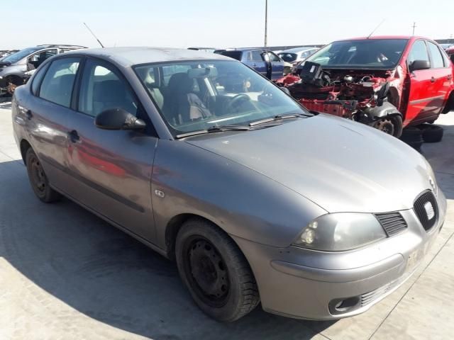 bontott SEAT CORDOBA II Felső Hűtőburkolat