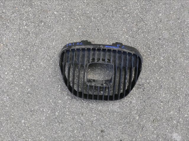 bontott SEAT CORDOBA II Hűtőrács