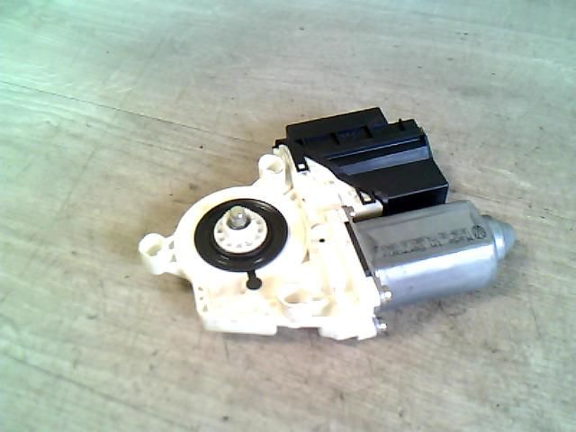 bontott SEAT CORDOBA II Jobb első Ablakemelő Motor