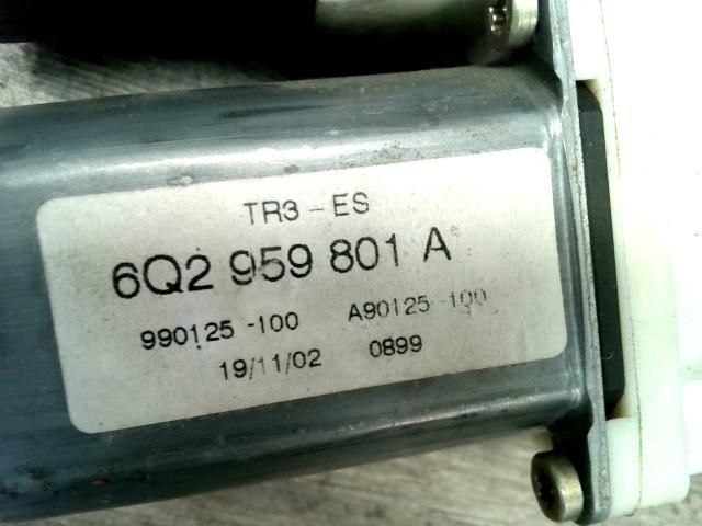 bontott SEAT CORDOBA II Jobb első Ablakemelő Motor