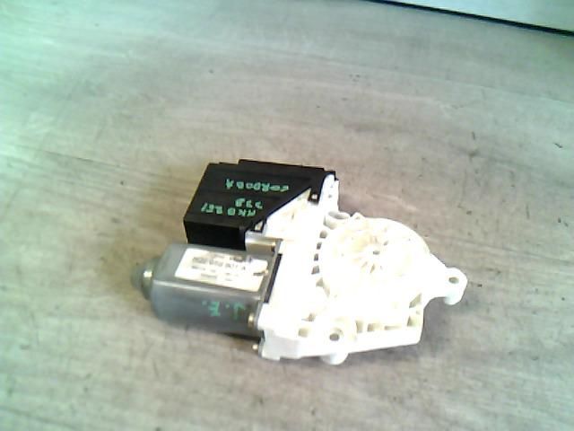 bontott SEAT CORDOBA II Jobb első Ablakemelő Motor
