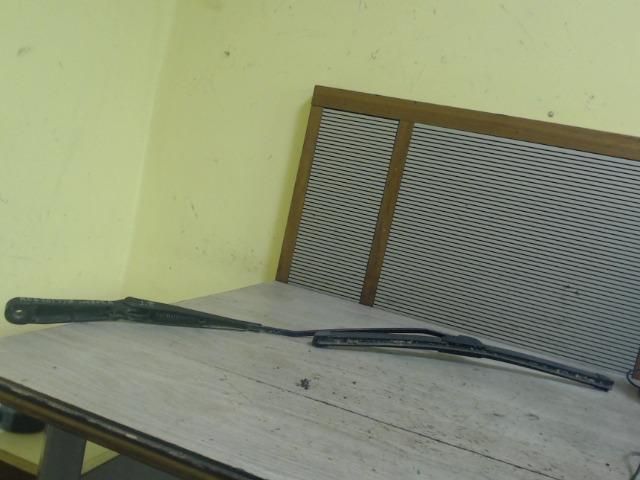 bontott SEAT CORDOBA II Jobb első Ablaktörlő Kar