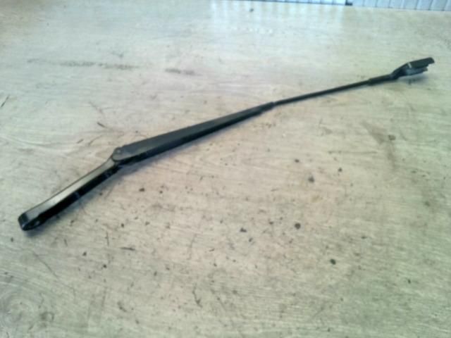 bontott SEAT CORDOBA II Jobb első Ablaktörlő Kar