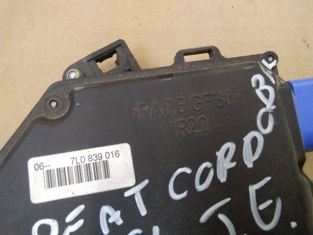 bontott SEAT CORDOBA II Jobb első Ajtózár