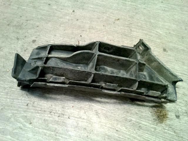 bontott SEAT CORDOBA II Jobb első Lökhárító Tartó (Műanyag)