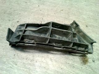 bontott SEAT CORDOBA II Jobb első Lökhárító Tartó (Műanyag)