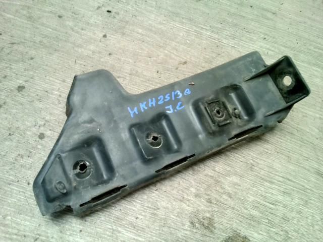 bontott SEAT CORDOBA II Jobb első Lökhárító Tartó (Műanyag)