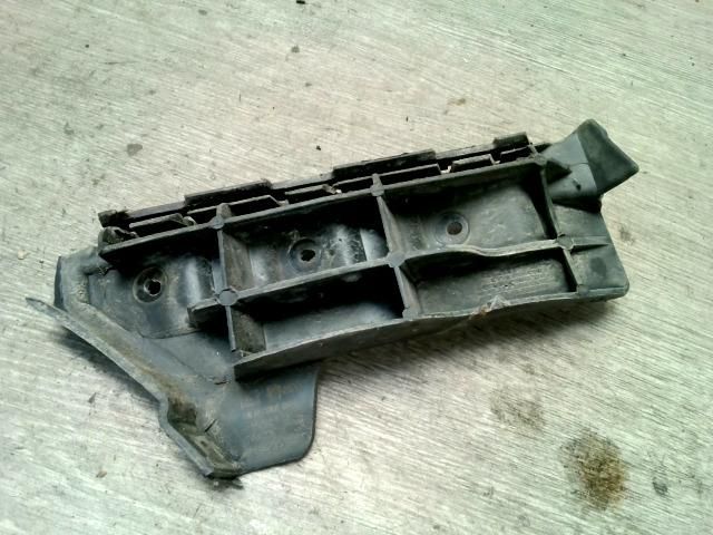 bontott SEAT CORDOBA II Jobb első Lökhárító Tartó (Műanyag)