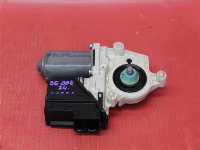 bontott SEAT CORDOBA II Jobb hátsó Ablakemelő Motor