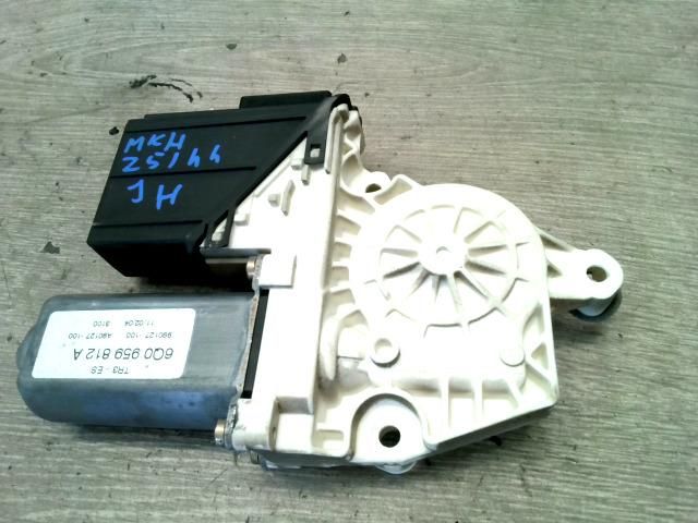 bontott SEAT CORDOBA II Jobb hátsó Ablakemelő Motor