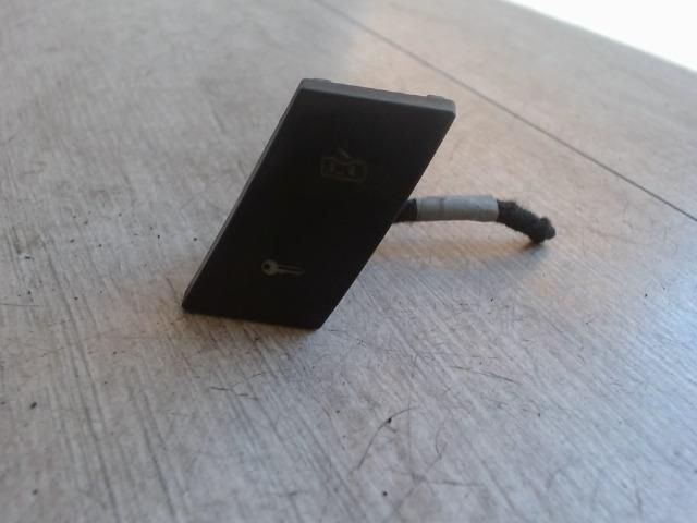 bontott SEAT CORDOBA II Központizár Kapcsoló