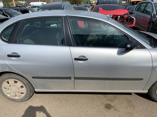 bontott SEAT CORDOBA II Motorháztető Zsanér Pár