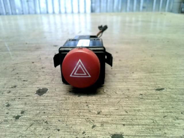 bontott SEAT CORDOBA II Vészvillogó Kapcsoló