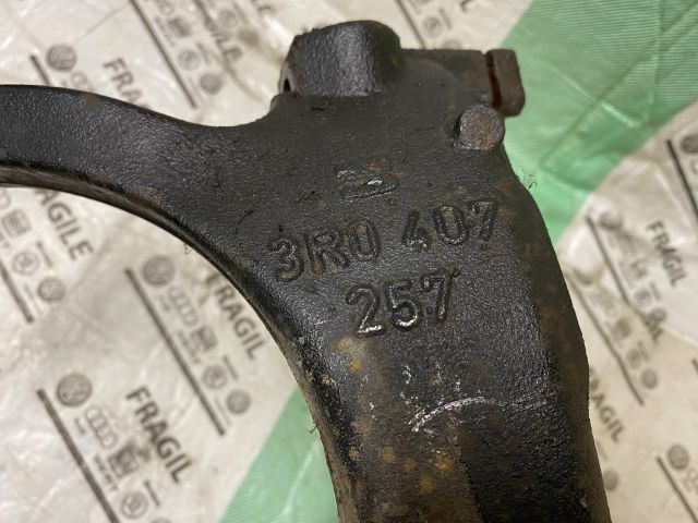 bontott SEAT EXEO Bal első Csonkállvány Kerékaggyal