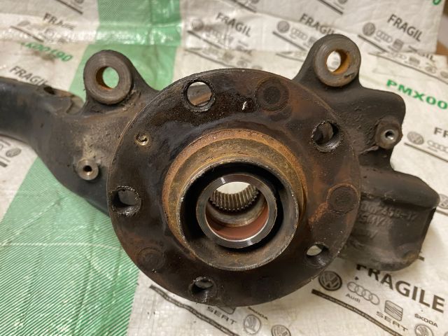 bontott SEAT EXEO Bal első Csonkállvány Kerékaggyal