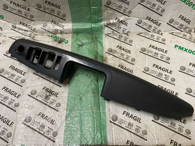 bontott SEAT EXEO Bal első Ajtó Kárpit Könyöklő