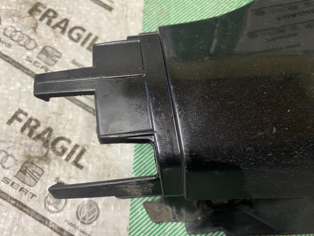 bontott SEAT EXEO Bal hátsó Küszöb Légterelő Vég