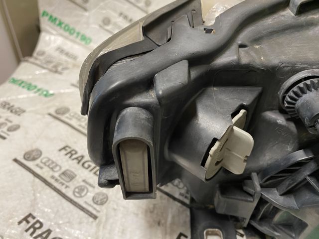 bontott SEAT EXEO Bal Xenon Fényszóró