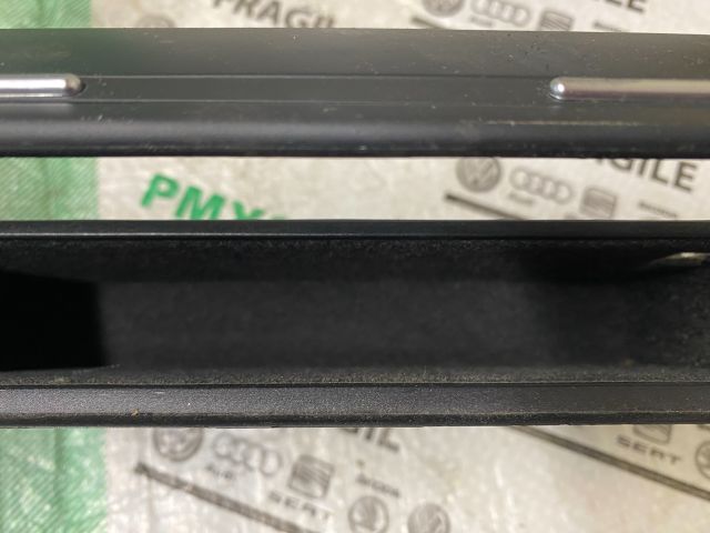 bontott SEAT EXEO Első Tároló Rekesz