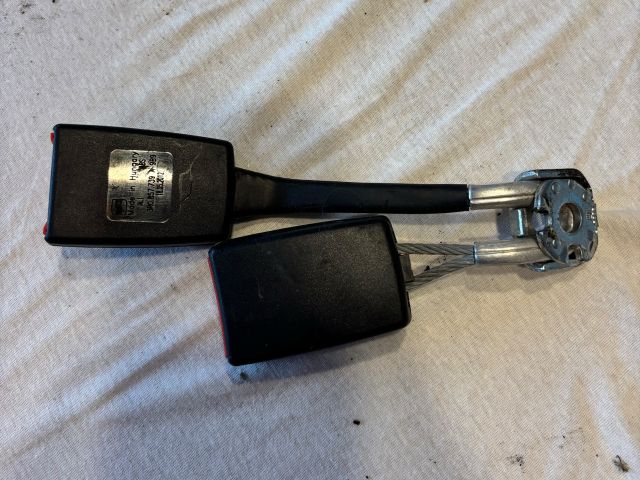 bontott SEAT EXEO Hátsó középső Biztonsági Öv Csat