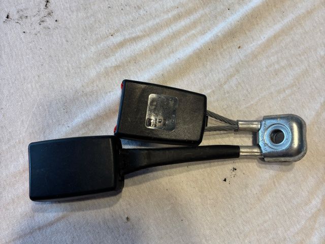 bontott SEAT EXEO Hátsó középső Biztonsági Öv Csat