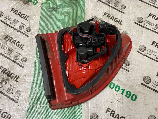 bontott SEAT EXEO Jobb Belső Hátsó Lámpa